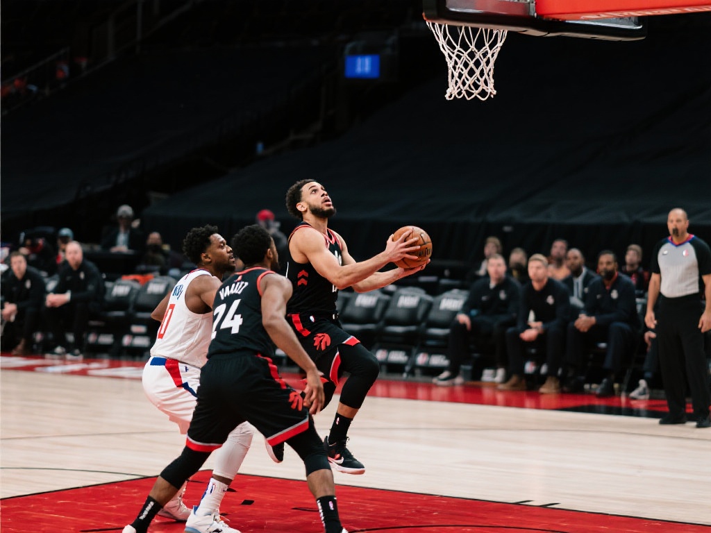 范弗里特外线神射 超远三分精准命中 让我们回顾一场具体的比赛,2022年季后